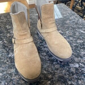 LL‎ Bean Womans 9.5 w Tan Boots Suede Leather    233